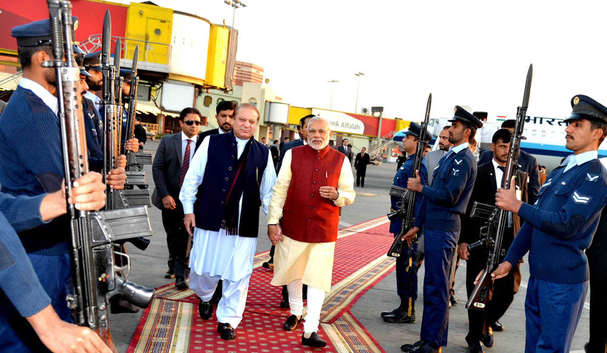 Narendra Modi (right) and Nawaz Sharif during Modi’s 2015 visit to Lahore